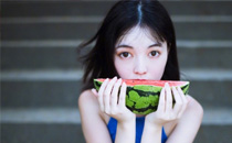 內向的人怎么變外向一點 性格內向自卑怎么改變