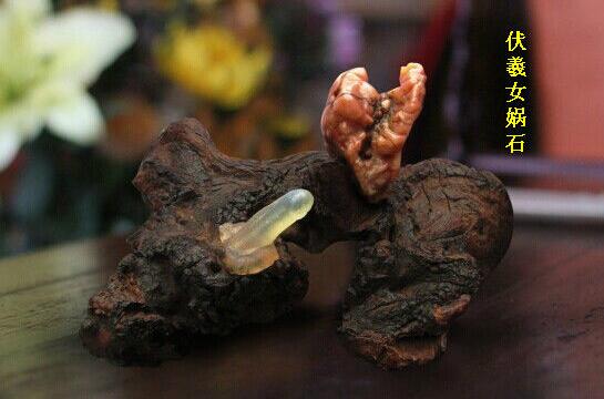 人根峰十個(gè)人圍起來(lái)才能抱住，伏羲造人遺留下的生殖器