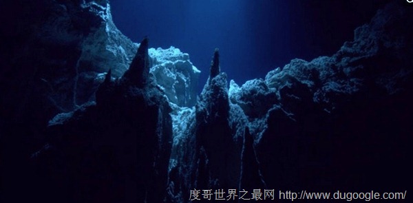 世界最深點(diǎn)有11095米，馬里亞納海溝深度超珠穆朗瑪峰海拔最高處