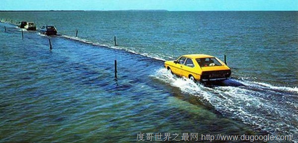 clip_image008 法國(guó)最瘋狂的公路 格伊斯通道常年淹沒(méi)在海水中