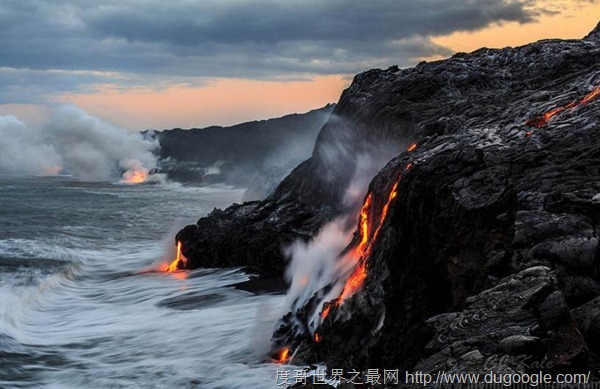 世界上最壯觀的火山口之一，基拉韋厄火山從1983年至今未停止過噴發(fā)