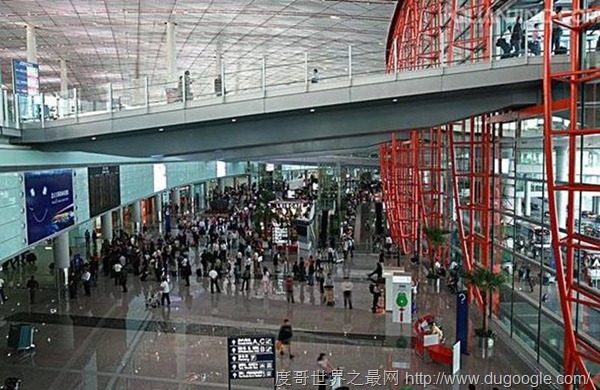 北京首都國(guó)際機(jī)場(chǎng)3號(hào)航站樓，中國(guó)面積最大單體建筑，世界最大單體航站樓