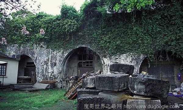 明故宮曾被譽為世界第一宮殿，比北京故宮大30萬平方米