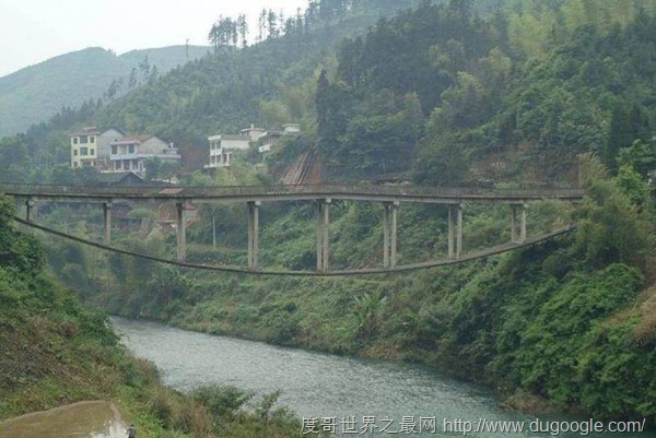 中國最特別的一座橋，湖南洞口淘金橋外觀獨特而且更省材料