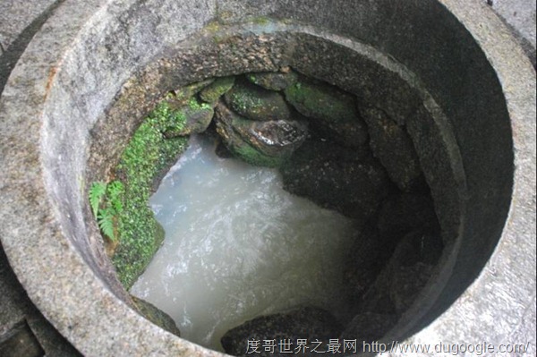 中國最不可思議的8大噴泉,水火泉,含羞泉,噴乳泉,毒氣泉